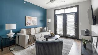 Landing Apartments - Brick and Mortar District - 9