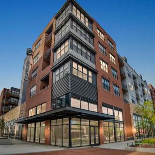 Landing Stunning 2BD Clubhouse Gym - 9