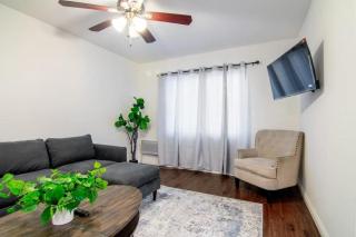 One Bedroom Suite Near Beverly Hills - 9