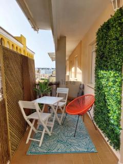 Lagoon and Sea - Downtown beachside apartment - 6