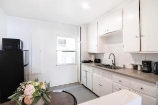 Ground Floor One Bedroom Near Beverly Hills - 9