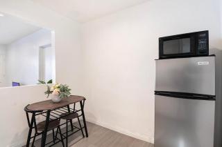 Ground Floor One Bedroom Near Beverly Hills - 6