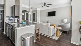 Landing Spectacular 1BD Pool Gym - 7