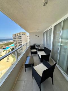 Lagoon and reef 914 - 9