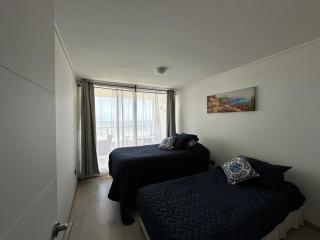 Lagoon and reef 914 - 5