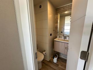 Lagoon and reef 914 - 3