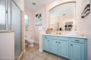 Coastal Villa, Walk to the Beach - 7