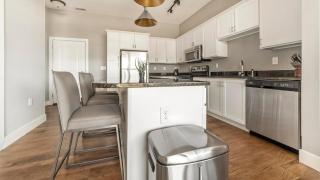 Landing Apartments - Statehouse Highline on 9th - 4