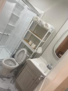 Newly Built Private Basement Suite - Quiet & Stylish - 1