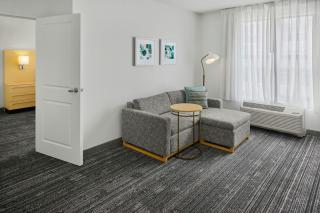 TownePlace Suites by Marriott Lawrence Downtown - 6