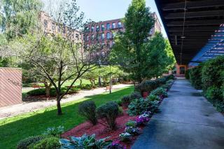 Landing Apartments - Stockbridge Court - 1