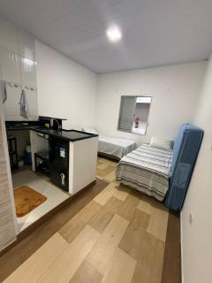 Kitnet a 4 quadras da praia no Canto do Forte - 3