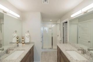 Landing Apartments - Oak Hill Townhomes - 9