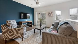 Landing Apartments - Bridge at Arella Lakeline - 9