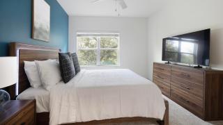 Landing Apartments - Bridge at Arella Lakeline - 5