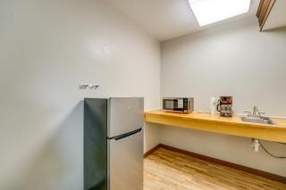 Pet-Friendly Studio Near Pine Knob Bring Skis! - 2