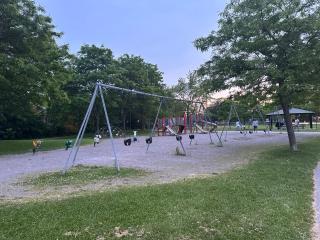 Private room near subway & shops - 2