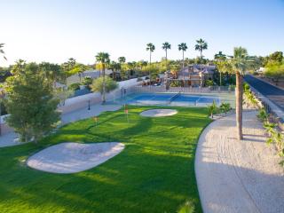 8,000 sqf - Sport court, 2 Pools, Golf & More - 4