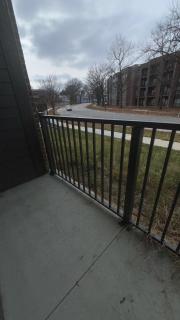 Stylish & Spacious Stay Near The Banks - 1