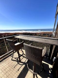 Beachfront Retreat with Ocean Views - 9