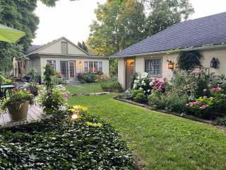 Modern French Cottage in Old Town The 506 - 0