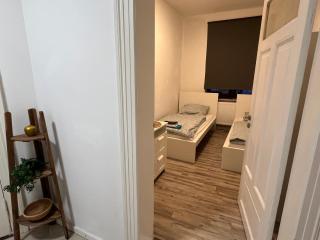 Monteur & Ferienwohnung mit Balkon, 3 Schlafzimmer & Platz für 6 Personen - 7