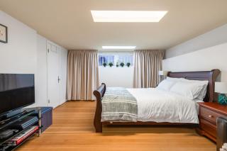 BudgetWise Semi-Basement near Airport, UBC, Downtown in Vancouver - 2