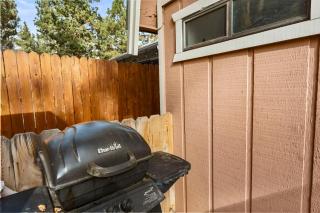 Cozy Moonlight Chalet - Great cabin for a family getaway! Foosball! - 9