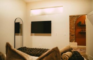 Charming. Historic. Epic. 2BR Apartment DT Halifax - 9