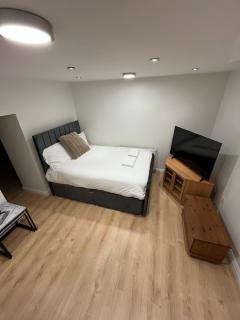 Two Bedroom Apartment in Prime Location - 4