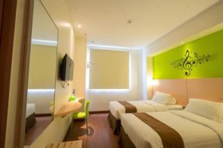 Front One Hotel Jayapura - 8