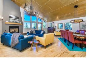 Tahoe Donner Luxury, Sleeps 14, Hot tub, 3100 sqft - Truckee - 0