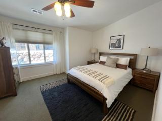 Bear Hollow 4 Bedroom 4 Bathroom Plus Hot Tub Minutes from Slopes - 8