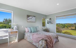 Private coastal retreat - 8