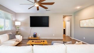 Luxe Indio Stay w Pool Tiki Bar Fire Pit Near Coachella Longfellow - Indio - 3