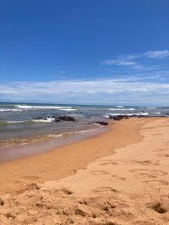 50 metros da praia,Ar condicionado na sala de estar e suíte, Área Gourmet - 1