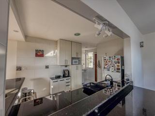 Casa da Lu - Suítes privativas com ar condicionado no Porto da Barra - 3