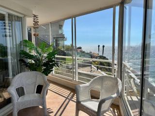 Apartment with Clear View Close to the Beach - 0