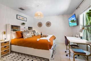 Boho 3BR w Heated Pool Near Downtown & Beach - 7