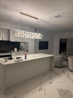 Luxury 5BR Estate All Ensuites - 6