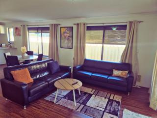 Dalyellup Guesthouse - Entire Holiday Home - 7