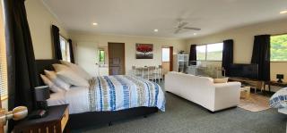 Avocado Orchard Retreat! - 0