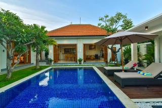 Banyu Riris Villa Lovina Private Villa - 9