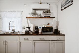 Clubhouse Cozy fast Wi-fi 6 min from Downtown - 3