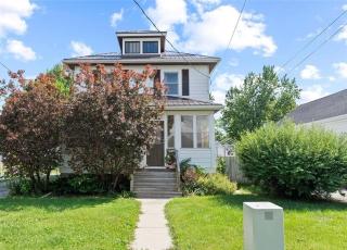 4 Bed Traditional Style home in downtown Chatham - 0