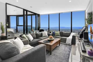 Level 70 Penthouse with Sky high Views - 0