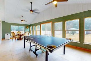 Spacious 5BR Fire Pit BBQ Games - 8