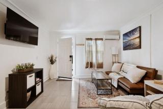 Pensacola Pad 1BR 1BA Modern - 5