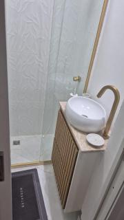 Pé na Areia no Gonzaga com Cozinha Completa e Garagem - 4