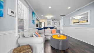 Modern 2BR Close to Beach - Great Outdoor Space - 4